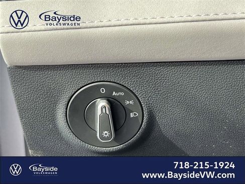 New 2026 Volkswagen Taos SE image 20