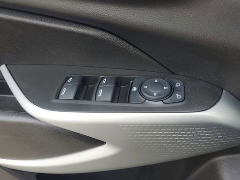 Used 2025 Chevrolet Trax LS image 20