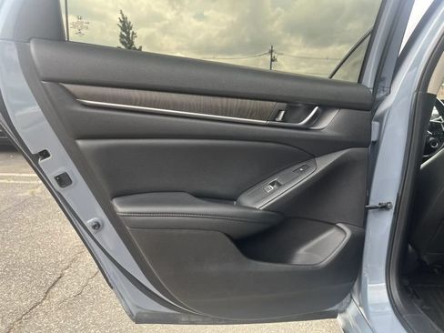 Used 2021 Honda Accord Touring image 18