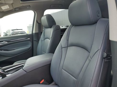Used 2020 Buick Enclave Essence w/ Trailering Package, 5000 lbs. FWD image 5