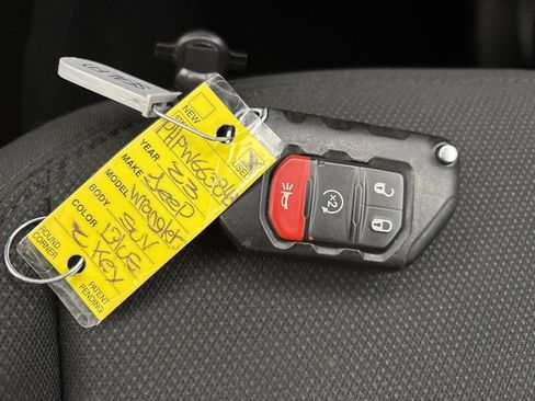 Used 2023 Jeep Wrangler Unlimited Sport AWD/4WD image 35