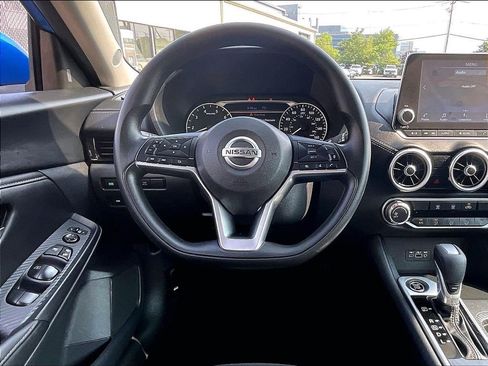 Used 2023 Nissan Sentra SV FWD image 17