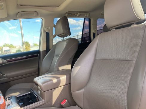 Used 2019 Lexus GX 460 Premium image 9