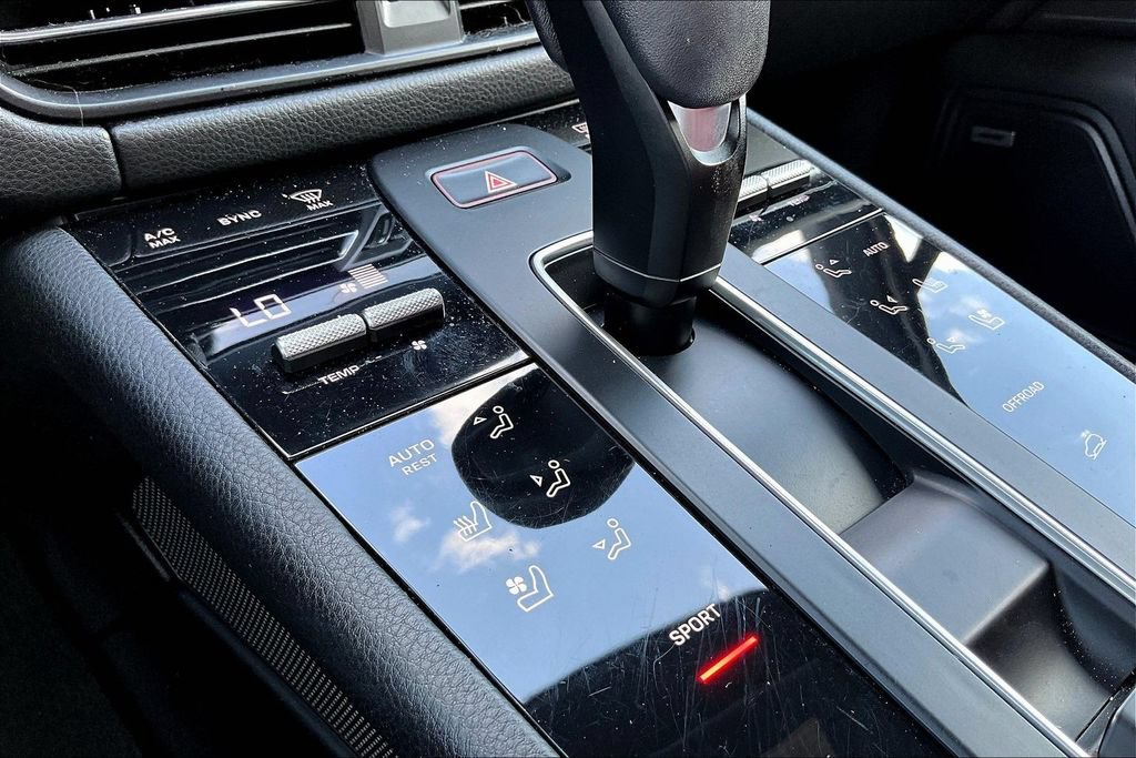 Used 2022 Porsche Macan AWD/4WD image 15