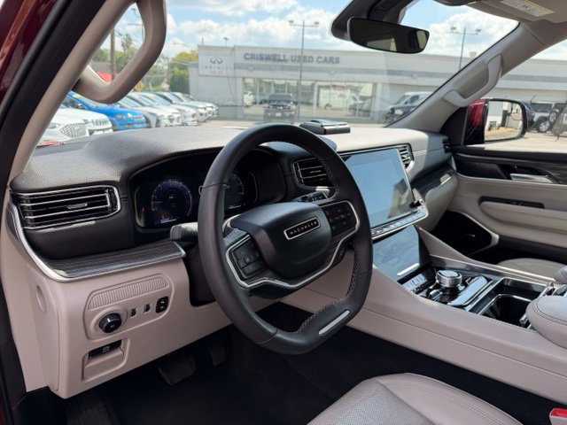 Used 2022 Jeep Wagoneer Series II AWD/4WD image 6