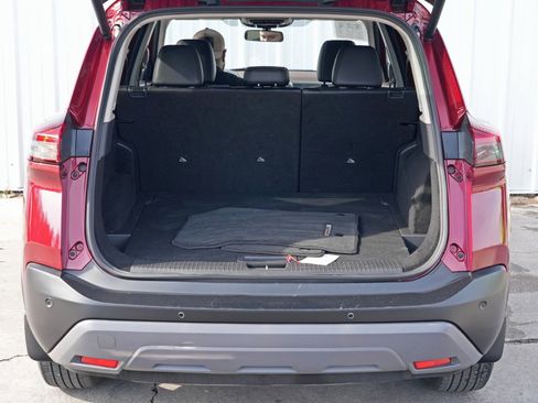 Used 2022 Nissan Rogue SV w/ SV Premium Package image 9