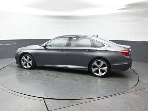 Used 2019 Honda Accord Touring image 4