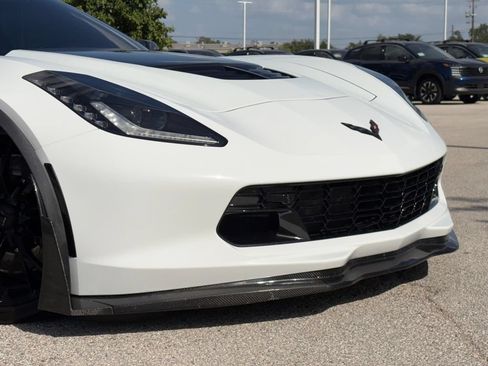 Used 2016 Chevrolet Corvette Z06 w/ 2LZ Preferred Equipment Group RWD image 3