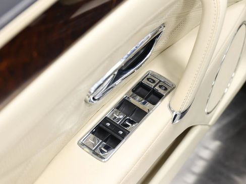 Used 2015 Bentley Flying Spur W12 image 11