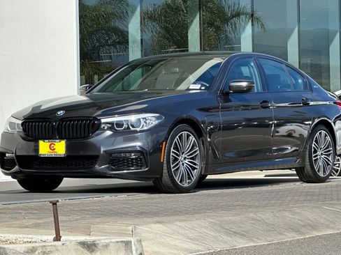 Used 2019 BMW 530e w/ M Sport Package image 7