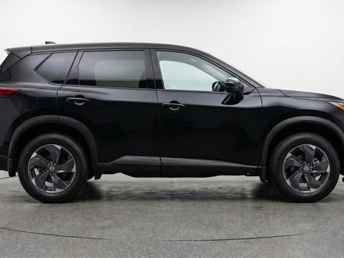 Used 2025 Nissan Rogue SV AWD/4WD image 11