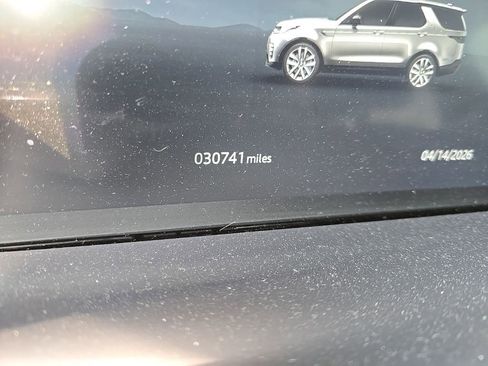 Certified 2024 Land Rover Discovery Dynamic SE image 13