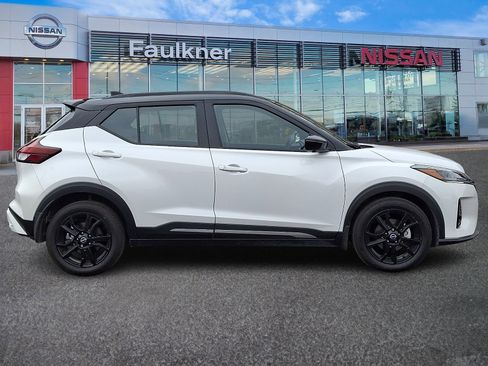 Certified 2022 Nissan Kicks SR image 7