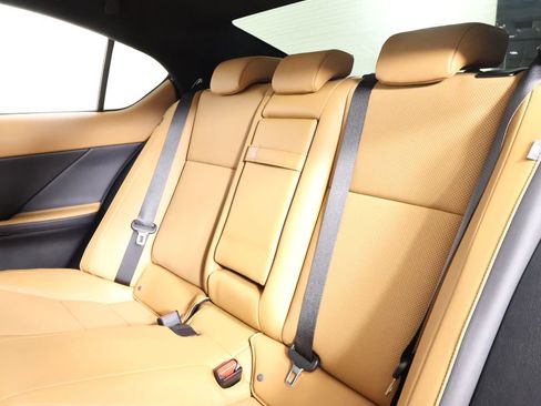 Certified 2025 Lexus IS 350 F Sport image 10