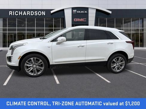Used 2024 Cadillac XT5 Premium Luxury w/ Technology Package AWD/4WD image 6