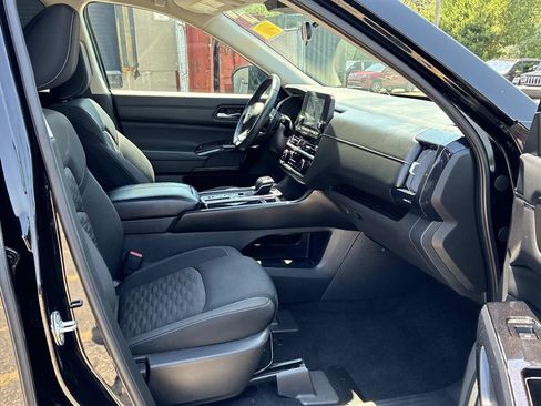Used 2022 Nissan Pathfinder SV FWD image 10