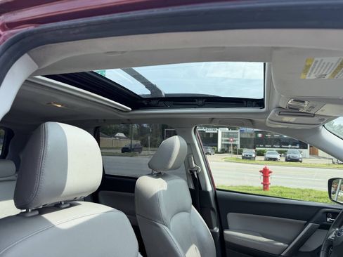 Used 2014 Subaru Forester 2.5i Touring w/ Popular Package #2 AWD/4WD image 7