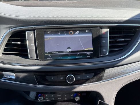 Used 2018 Buick Enclave Premium image 7