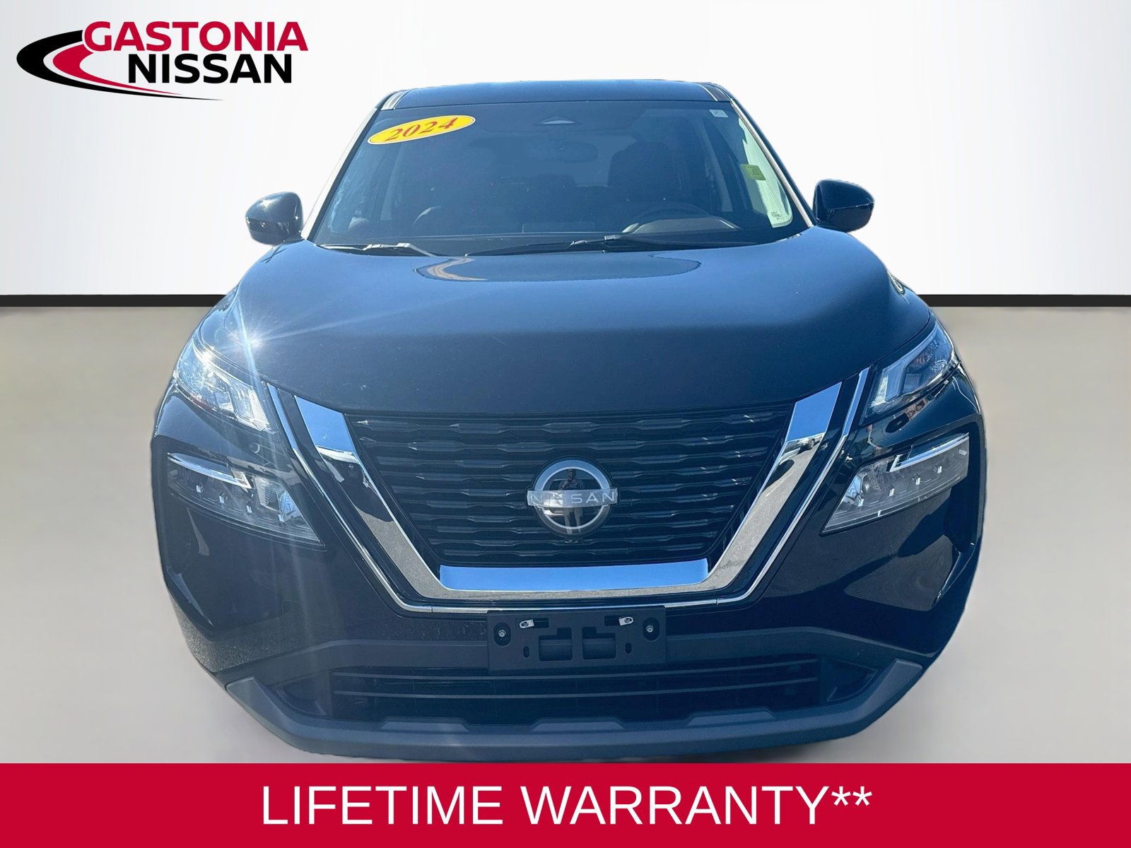 Used 2023 Nissan Rogue SV AWD/4WD image 2