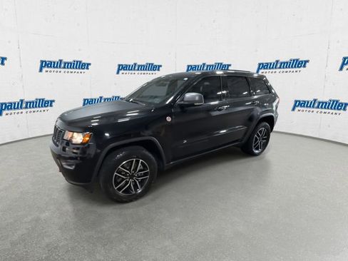 Used 2021 Jeep Grand Cherokee Trailhawk AWD/4WD image 5