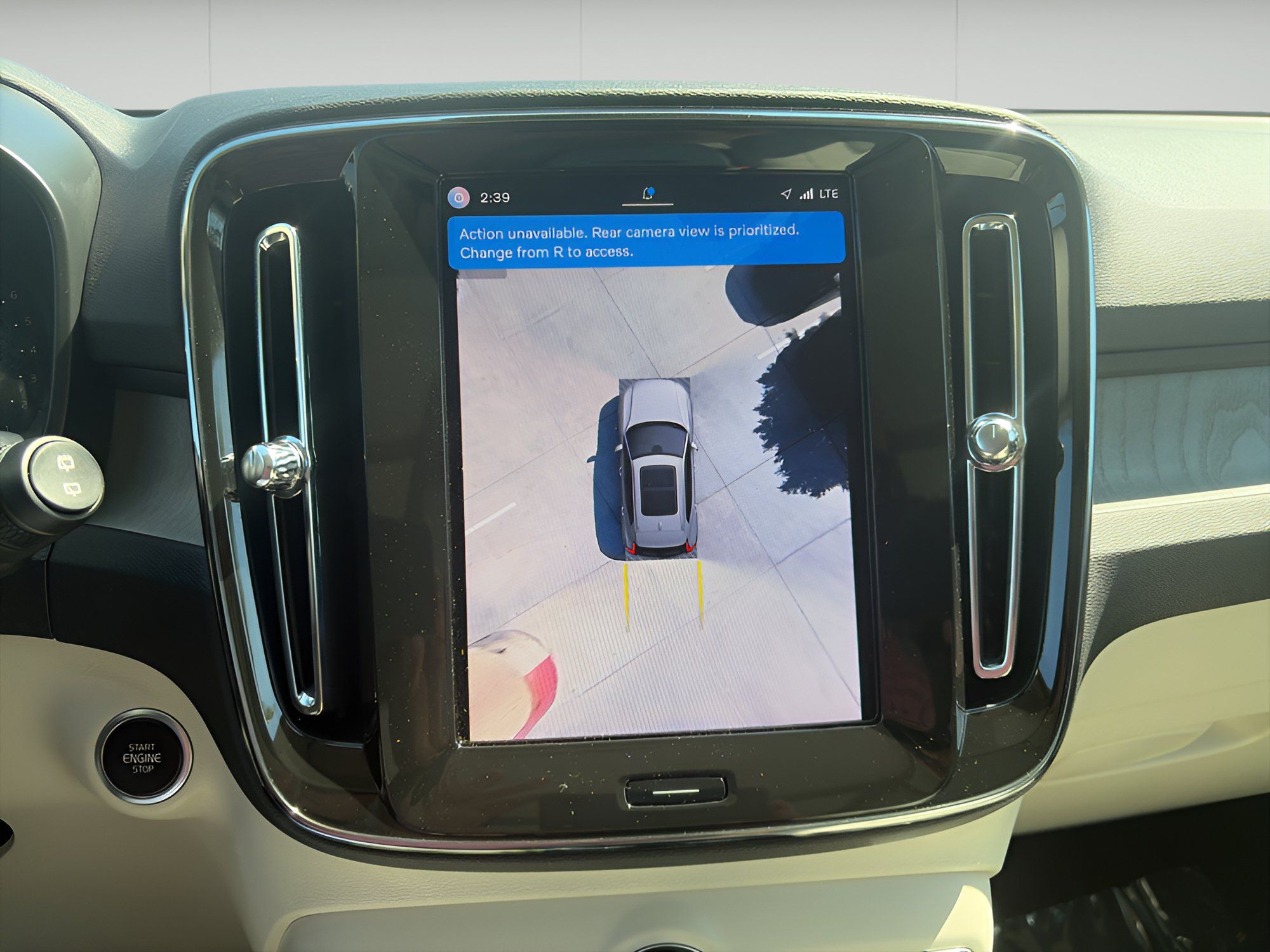 Used 2025 Volvo XC40 B5 Ultra AWD/4WD image 11