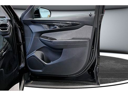 Used 2025 Chevrolet TrailBlazer LT image 24