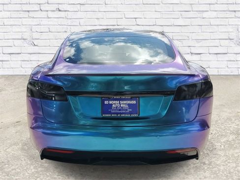 Used 2022 Tesla Model S Plaid image 3