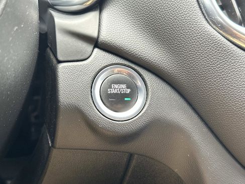 Certified 2021 Chevrolet Equinox LT FWD image 26