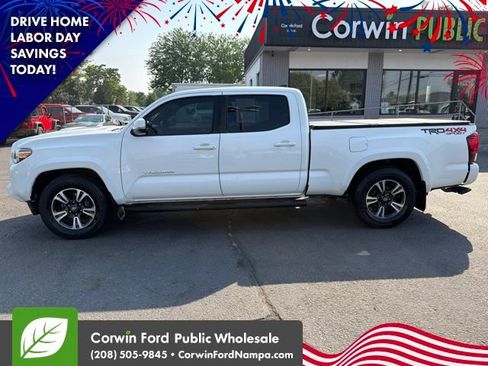Used 2019 Toyota Tacoma TRD Sport AWD/4WD image 8