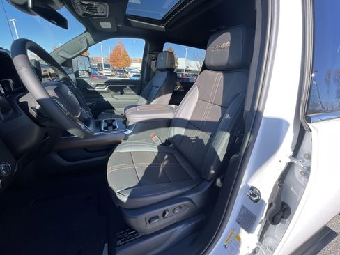 Certified 2024 Chevrolet Silverado 3500 High Country image 20