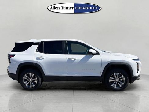 New 2026 Chevrolet Equinox LT w/ Convenience Package II FWD image 3