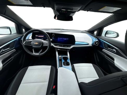 Used 2025 Chevrolet Equinox EV LT image 14