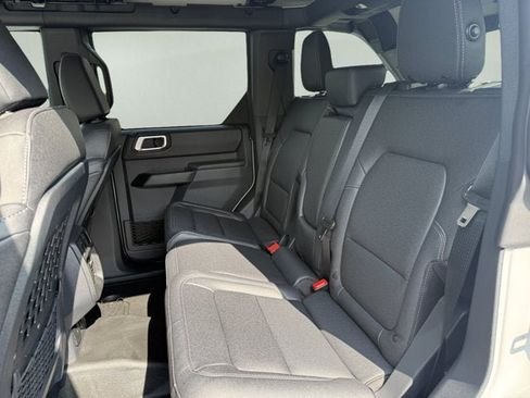 New 2026 Ford Bronco Badlands w/ Sasquatch Package AWD/4WD image 11