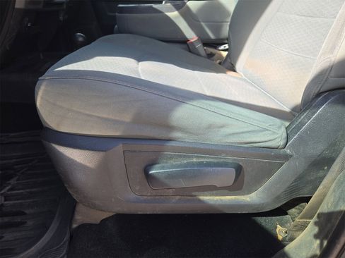 Used 2016 RAM 2500 Tradesman w/ Chrome Appearance Group image 17