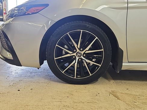 Used 2024 Toyota Camry SE image 26