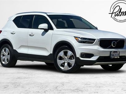 Used 2021 Volvo XC40 T5 Momentum w/ Premium Package