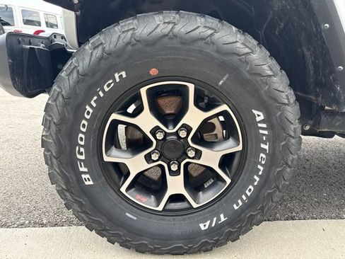 Used 2023 Jeep Wrangler Unlimited Rubicon w/ Cold Weather Group AWD/4WD image 20