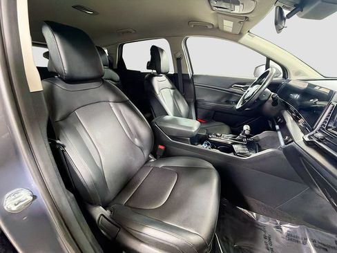 Used 2024 Kia Sportage EX FWD image 29