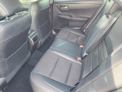 Used 2016 Toyota Camry SE image 15