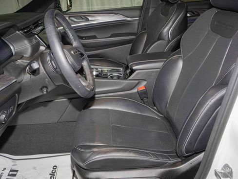 Used 2022 Jeep Grand Cherokee Overland w/ Luxury Tech Group IV image 11