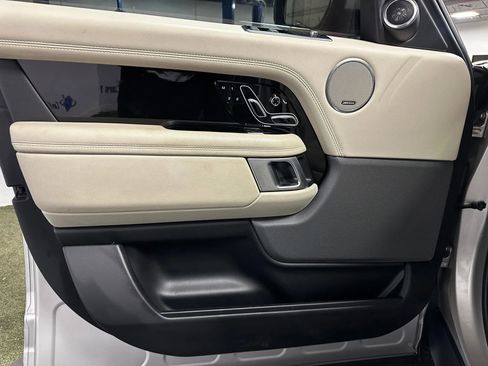 Used 2021 Land Rover Range Rover image 13