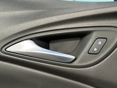 Used 2024 Buick Encore GX Sport Touring FWD image 17
