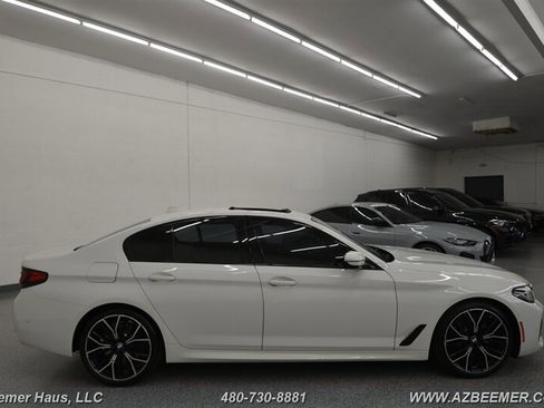 Used 2022 BMW 530i w/ M Sport Package image 8