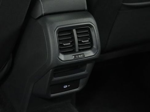 New 2025 Volkswagen Taos SE FWD image 34