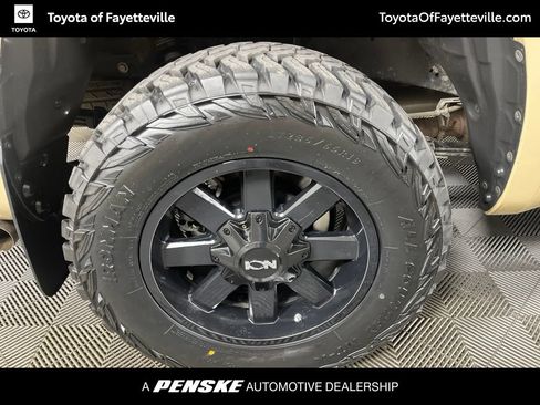 Used 2020 Toyota Tundra SR5 w/ SR5 Upgrade Package AWD/4WD image 18