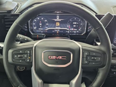 Used 2025 GMC Sierra 1500 SLT AWD/4WD image 16