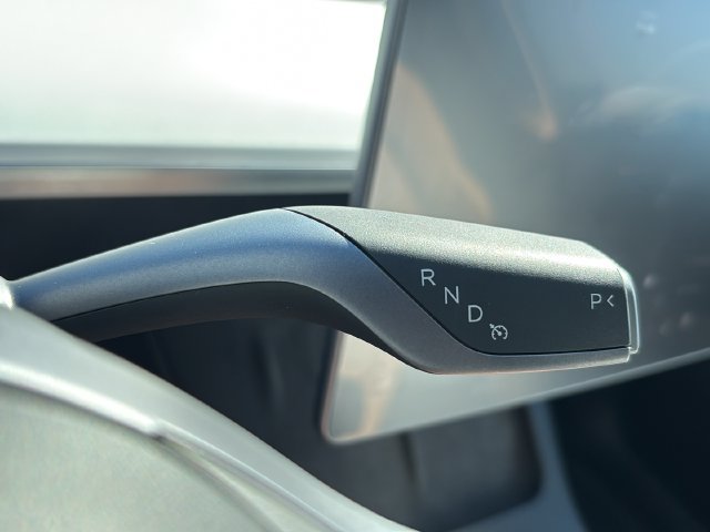 Used 2024 Tesla Model Y Long Range AWD/4WD image 27