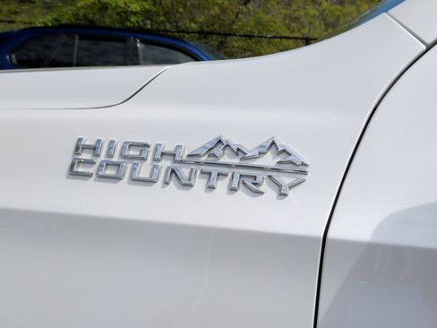 Used 2021 Chevrolet Tahoe High Country w/ Premium Package image 12