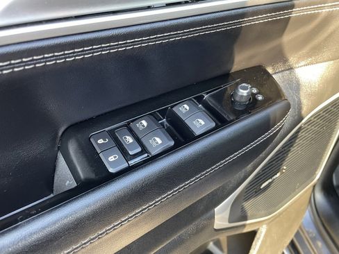 Used 2024 Jeep Wagoneer Series III image 12