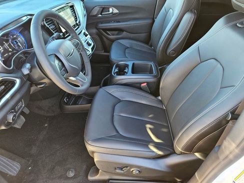 New 2026 Chrysler Pacifica Select image 19
